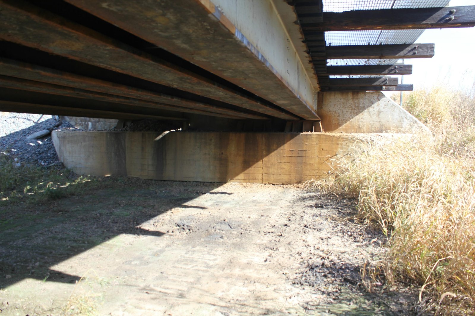 East abutments